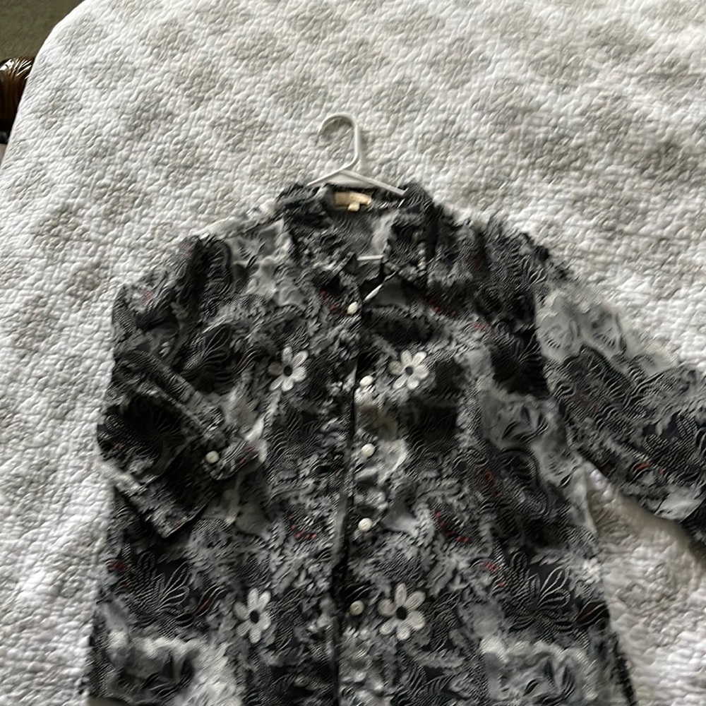 Ladies shear top beautiful print